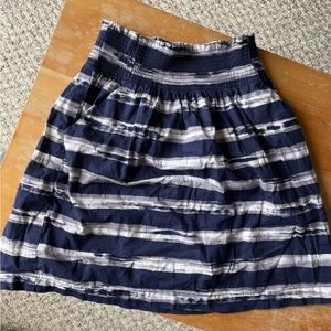 ⚡️ 2/$20 Dynamite Women’s high-waisted navy skirt
